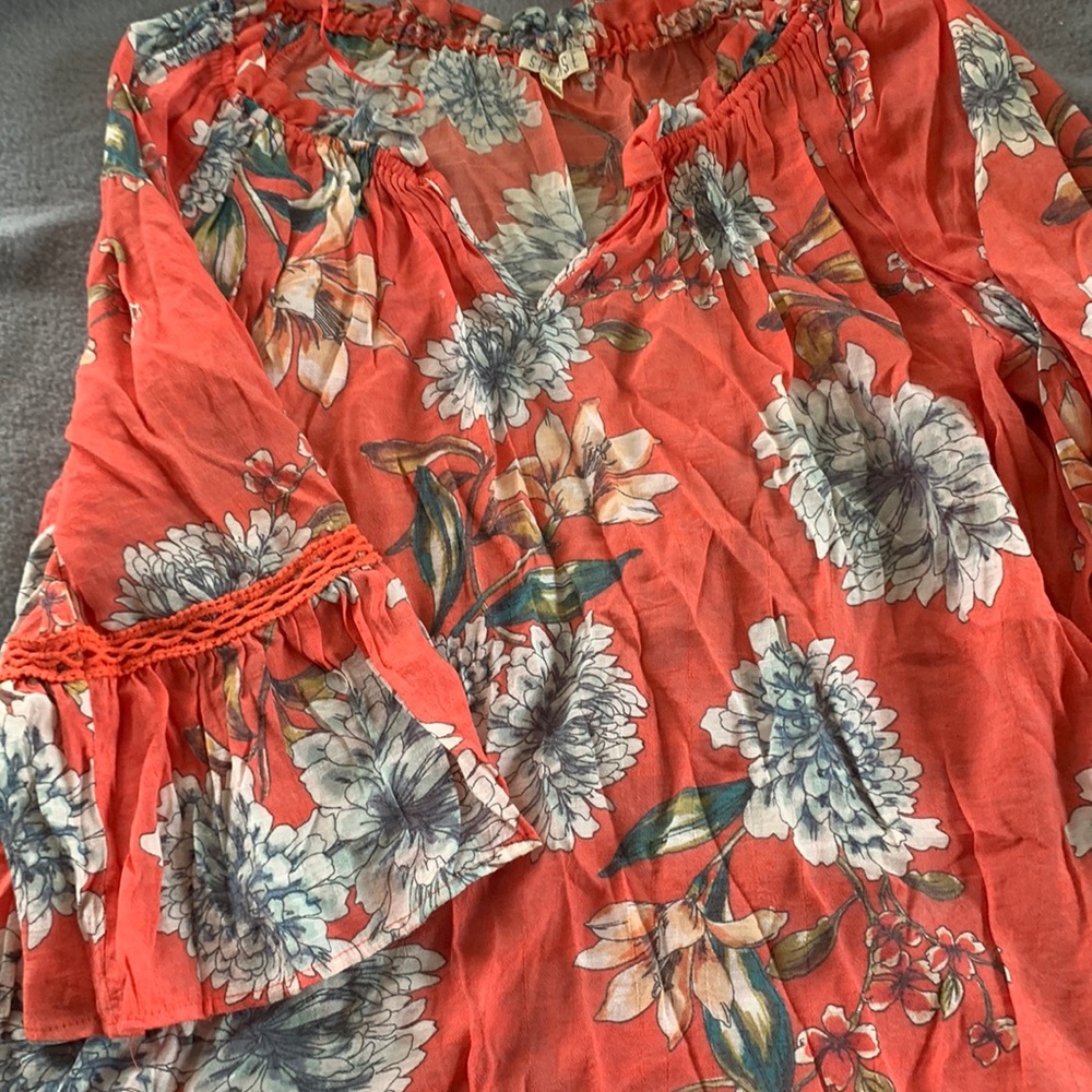 Women’s dress shirt